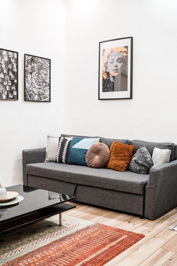 Stylish And Spacious ! Central Location Kazincy Netflix Budapest Kültér fotó