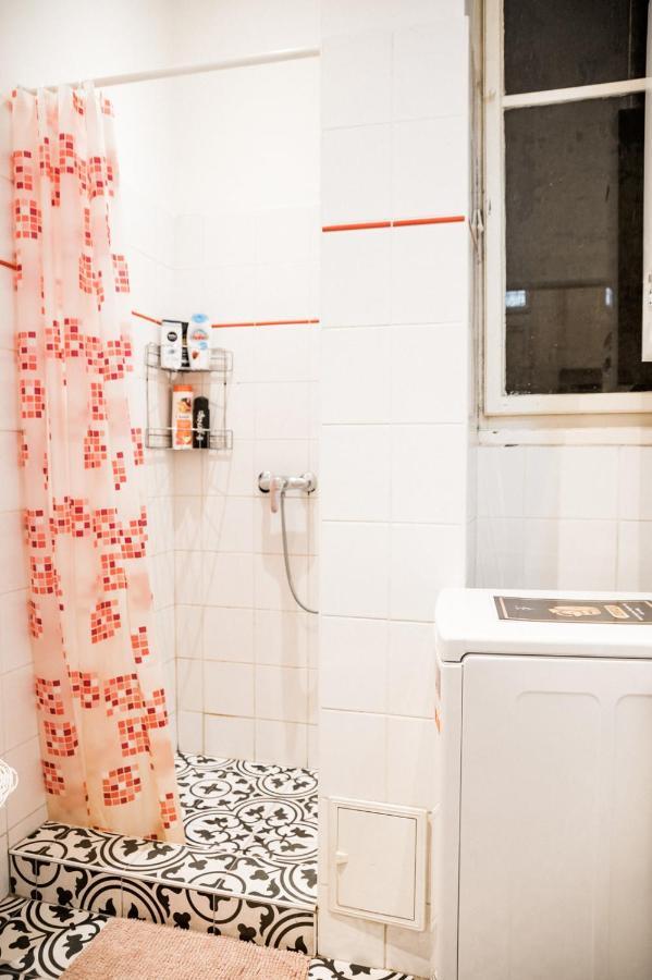 Stylish And Spacious ! Central Location Kazincy Netflix Budapest Kültér fotó