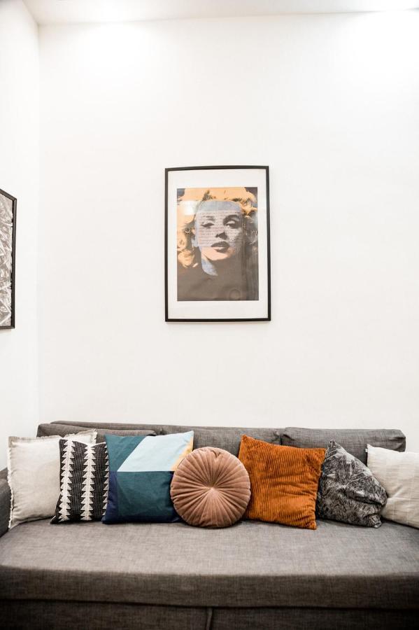 Stylish And Spacious ! Central Location Kazincy Netflix Budapest Kültér fotó