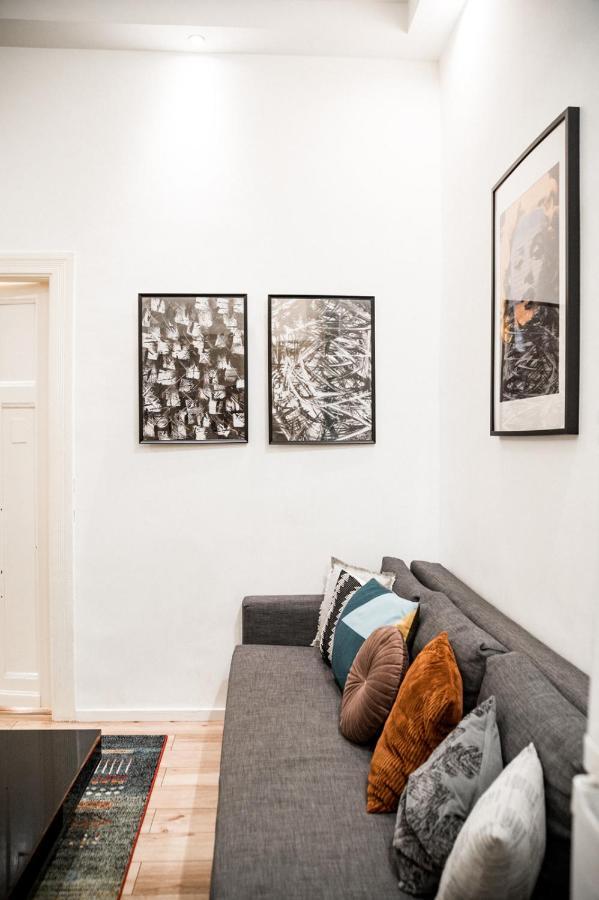 Stylish And Spacious ! Central Location Kazincy Netflix Budapest Kültér fotó